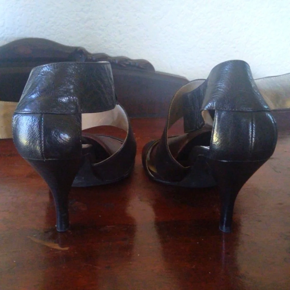 Ladies Designer Sandals